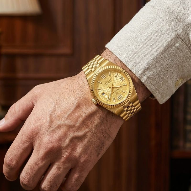 Relógio masculino Poedagar Altieri Gold em aço inoxidável, mostrador dourado — vista detalhada
