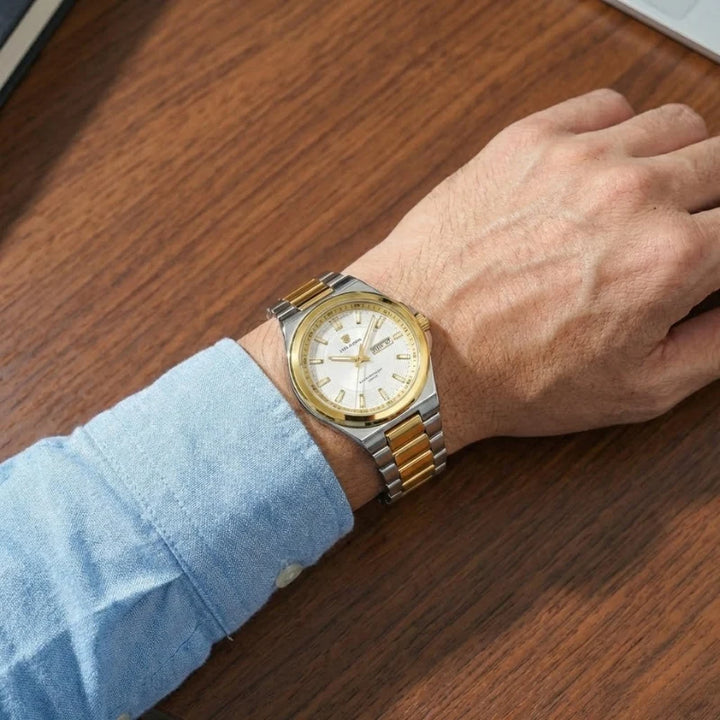 Poedagar White Gold Sovereign