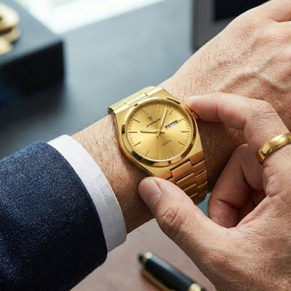 Relógio masculino Poedagar Magnate Oro Imperiale em aço inoxidável, mostrador dourado — detalhe do acabamento