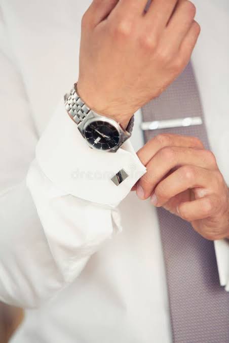 Cliente usando relógio Vallarino Watch